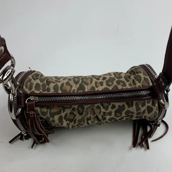 B Makowsky Leopard Print leather trim Fringe tassel Barrel bag Zip Crossbody - Picture 7 of 16